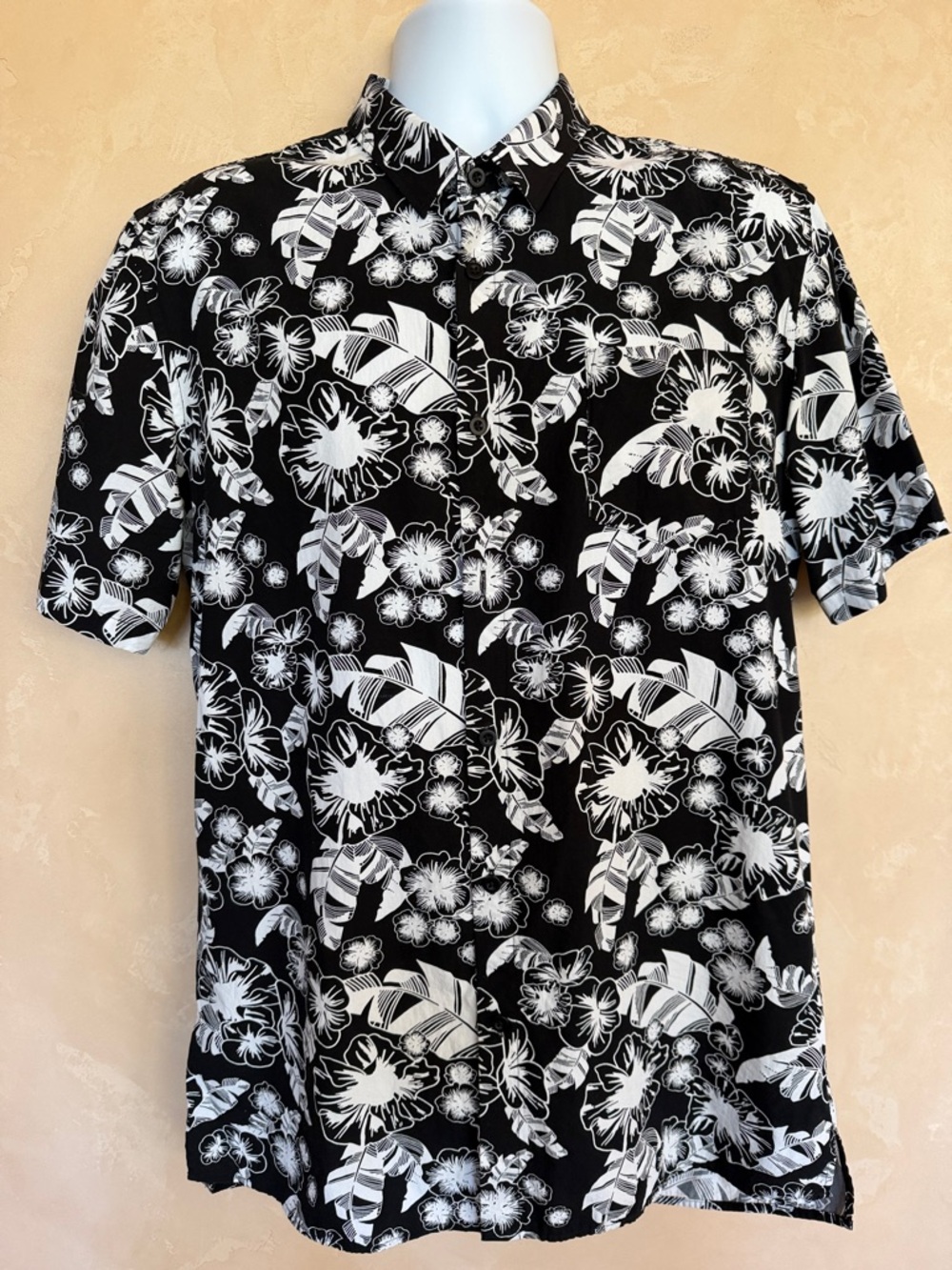 Zanerobe Black & White Floral Short-Sleeve Button-Down Shirt - M